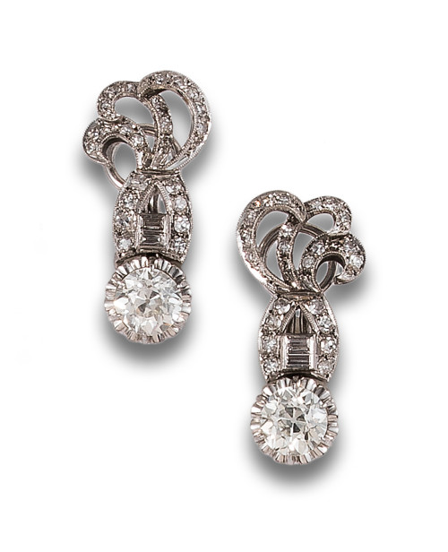 50&#39;S EARRINGS IN PLATINUM WITH DIAMONDS