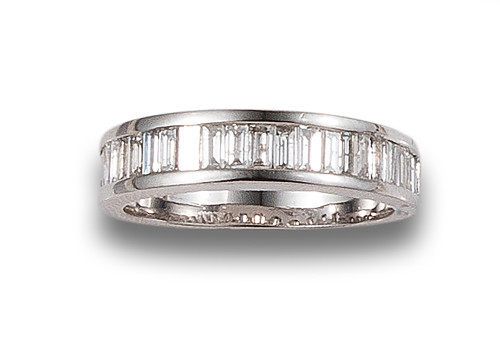 RING WITH DIAMONDS, IN WHITE GOLD