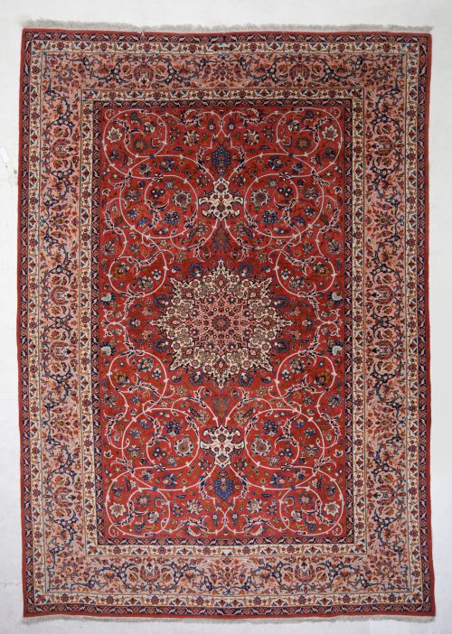 Hand-knotted wool Saruq Persian rug, 20th century