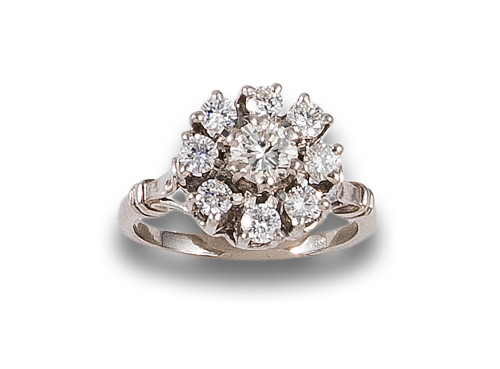 RING IN WHITE GOLD AND DIAMONDS