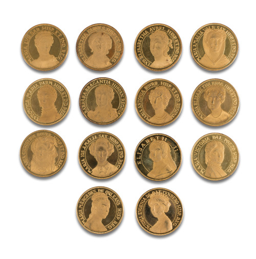 COLLECTION OF 26 COMMEMORATIVE MEDALS OF THE QUEENS OF SPAI