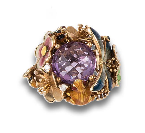 AMETHYST, DIAMONDS AND ENAMEL RING, IN YELLOW GOLD