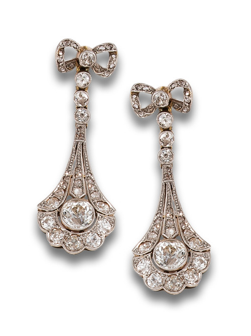 LONG BELLE EPOQUE EARRINGS WITH DIAMONDS, YELLOW GOLD AND P