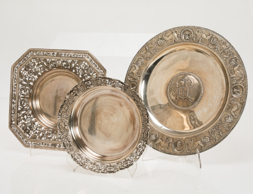 Two hallmarked silver centers, law 916, 20th century