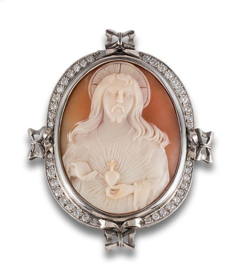 BROOCH - CAMEO PENDANT, PLATINUM AND DIAMONDS