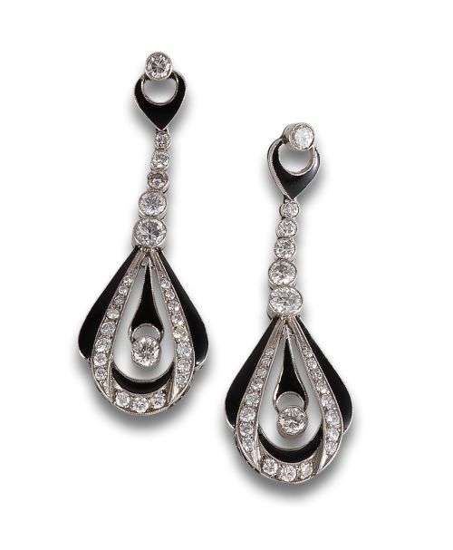 LONG EARRINGS, ART DECO STYLE, WITH DIAMONDS AND ENAMEL, IN