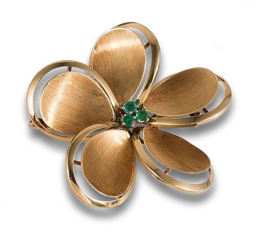 BROCHE FLOR EN ORO Y ESMERALDAS