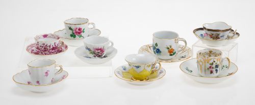 Cuatro tazas de porcelana esmaltada, Meissen, S.XIX