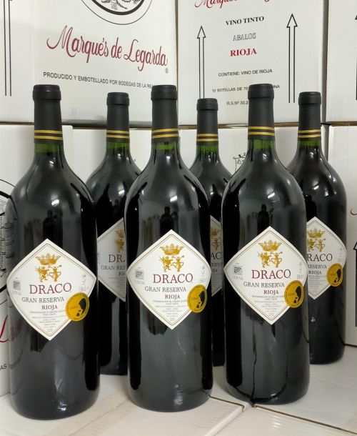 6 magnum bottles (1.5 liters) of Draco Gran Reserva 2012.