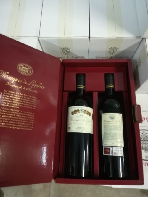 Luxury case with 2 0.75 liter bottles of Marques de Legarda