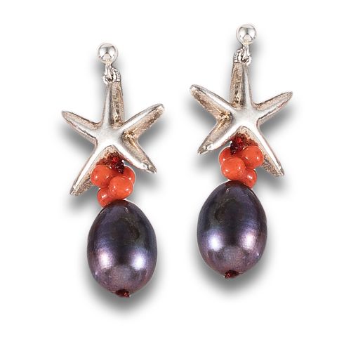 EARRINGS IN SILVER, CORAL AND PEARLS