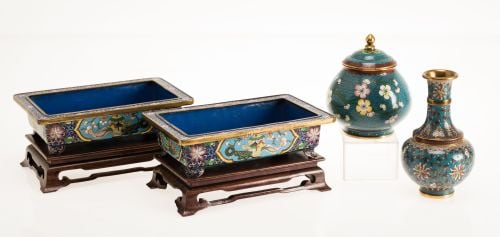 Pair of planters, box and cloisonne enamel vase, China, 20t