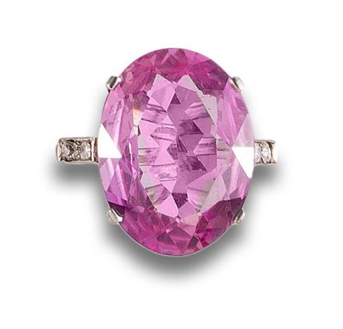 SORTIJA DE ROSA DE FRANCIA Y DIAMANTES, EN PLATINO