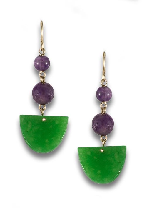 LONG AMETHYST AND JADE EARRINGS, IN YELLOW GOLD