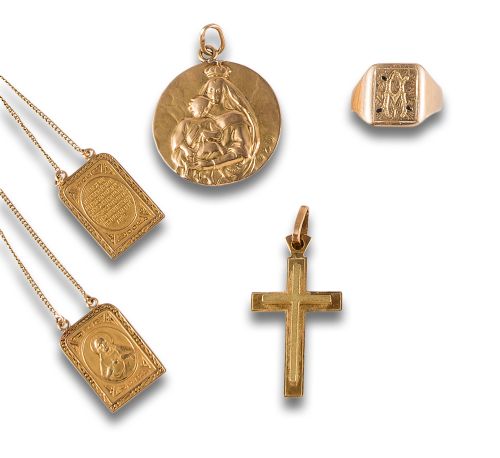 RELIGIOUS LOT IN GOLD