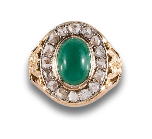 CHRYSOPRASE AND DIAMONDS RING, IN YELLOW AND WHITE GOLD