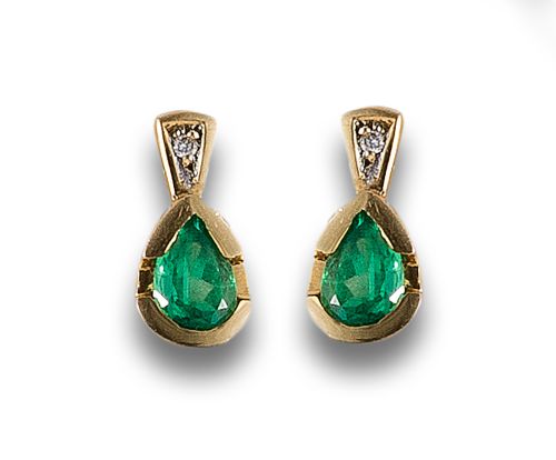 GOLD EARRINGS WITH EMERALDS AND DIAMONDS