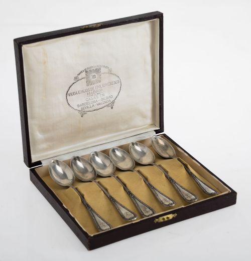 Set of six hallmarked Spanish silver spoons, 916 law, Matil