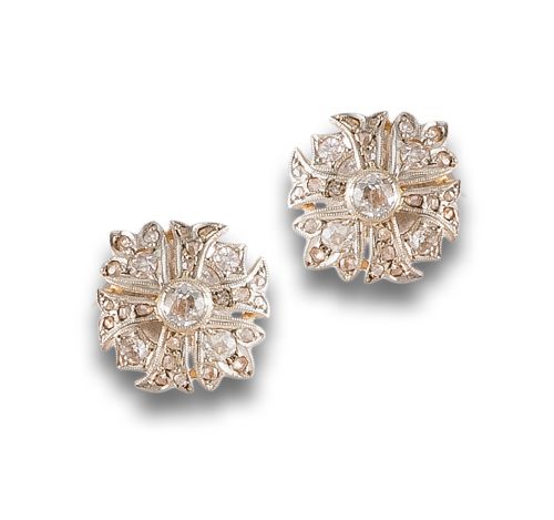 ANTIQUE DIAMOND FLOWER EARRINGS, IN YELLOW GOLD AND PLATINU