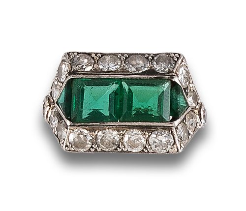 ANTIQUE RING OF DIAMONDS AND SYNTHETIC EMERALDS, IN PLATINU