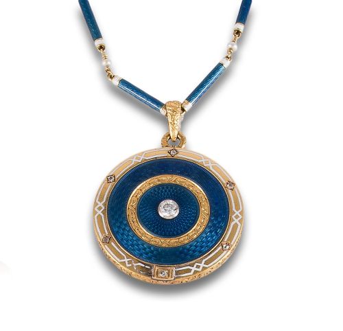 MEDALLION CA. 1910 IN GOLD, ENAMEL, PEARLS AND DIAMONDS