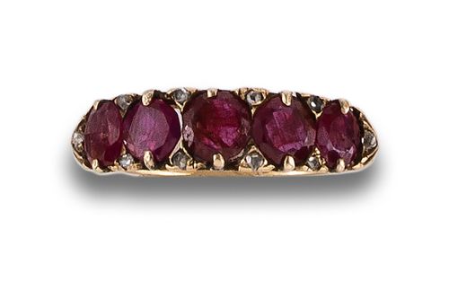 ANTIQUE RING OF RUBY AND DIAMONDS, IN YELLOW GOLD