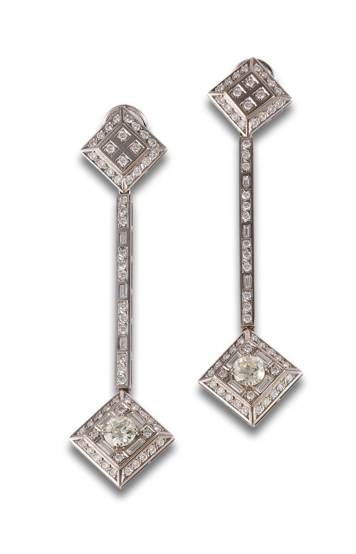 PENDIENTES LARGOS, ESTILO ART DÉCO, DE DIAMANTES, EN ORO BL