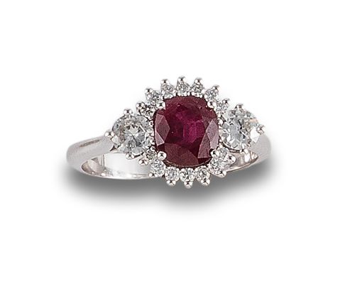 WHITE GOLD RING WITH RUBY AND DIAMONDS