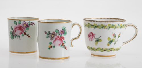 Tres tazas de porcelana S.XVIII