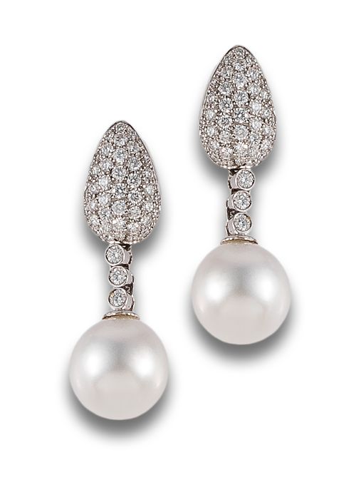 LONG EARRINGS IN WHITE GOLD WITH PEARLS AND DIAMONDS