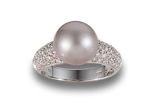 GOLD RING WITH PEARL AND DIAMONDS