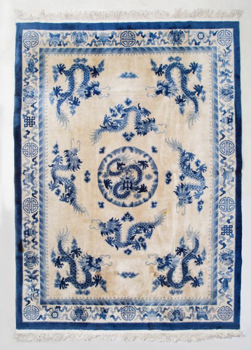 Hand-knotted Chinese wool rug, 20th century