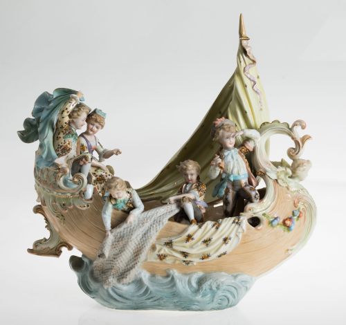 "Niños en un barco", grupo de porcelana, norte de Europa, p