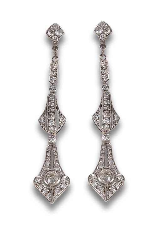 ART DECO STYLE EARRINGS IN PLATINUM AND DIAMONDS