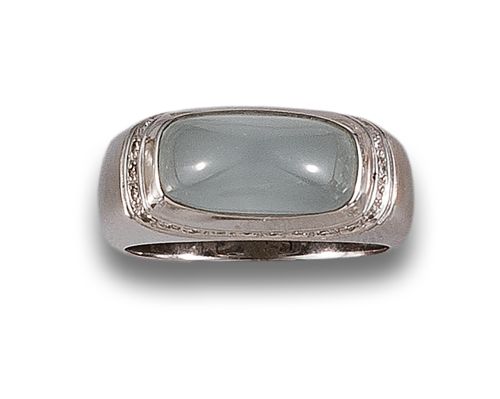 WHITE GOLD RING WITH MOONSTONE AND DIAMONDS