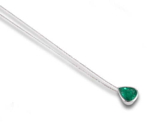 EMERALD PENDANT IN WHITE GOLD WITH CHAIN