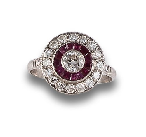 HALO RING, ART DECO STYLE, OF DIAMONDS AND RUBIES, IN PLATI