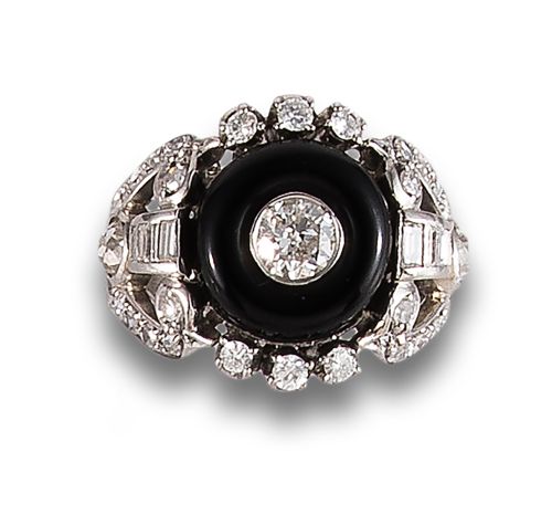 50&#39;S RING IN PLATINUM WITH ONYX AND DIAMONDS