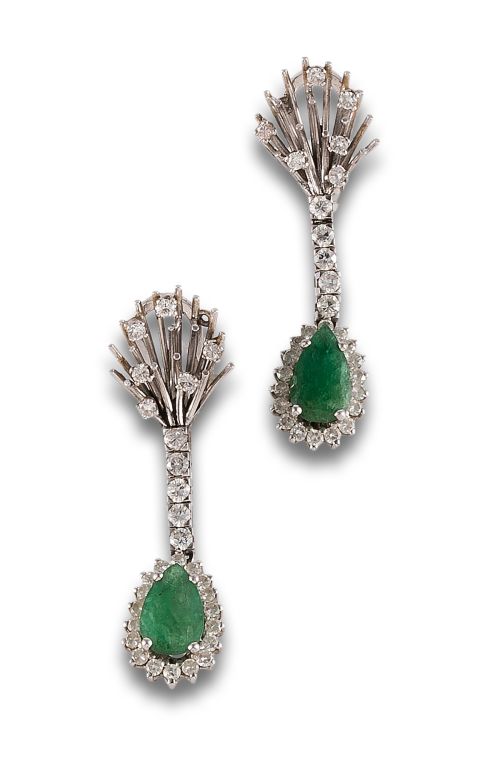 EARRINGS IN PLATINUM WITH DIAMONDS AND EMERALDS