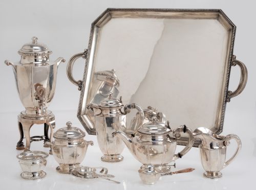 Coffee and tea set made of hallmarked Spanish silver, 916,