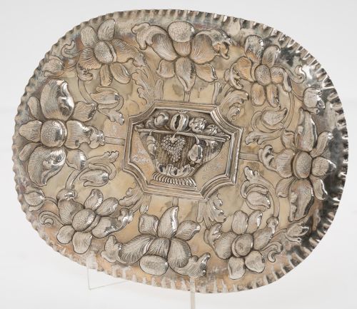 Contrasted silver tray, Valladolid, 18th century