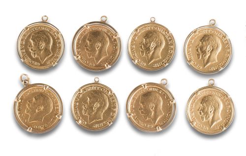 EIGHT BRITISH SOVEREIGNS IN GOLD ADAPTED TO A PENDANT