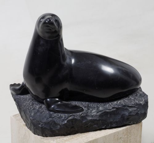 ELENA  ÁLVAREZ LAVERÓN, "Foca", Escultura de piedra