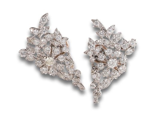 1950&#39;S STYLE EARRINGS, DIAMOND FLOWERS, IN PLATINUM