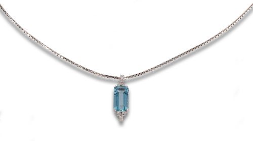 AQUAMARINE, DIAMONDS AND WHITE GOLD PENDANT