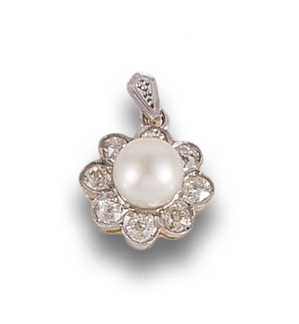 DIAMOND AND PEARL FLOWER PENDANT, IN TWO-TONE GOLD