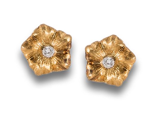 PENDIENTES FLORES BUCCELLATI DE DIAMANTES, EN ORO AMARILLO