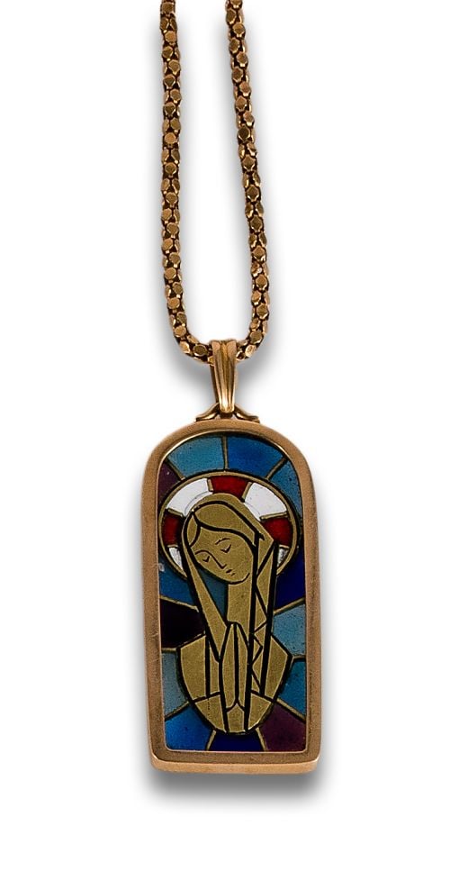 GOLD ENAMEL PENDANT WITH CHAIN