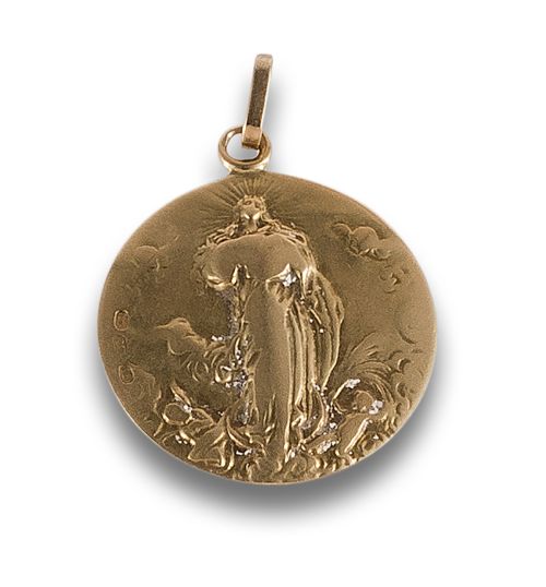 YELLOW GOLD MEDAL PENDANT