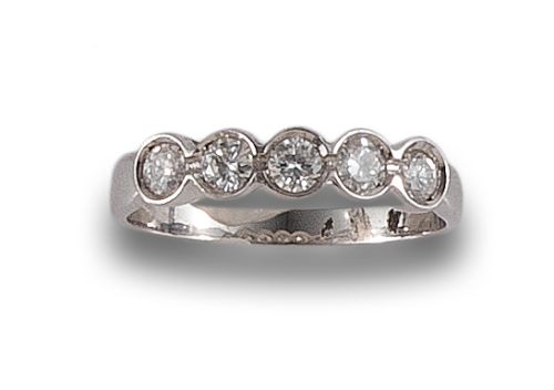 FIVE STONE DIAMONDS RING, IN WHITE GOLD